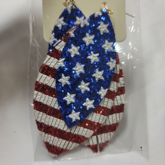 NWT Patriotic Stars & Stripes Faux Leather Feather Shaped Layered Earrings - Picture 2 of 9